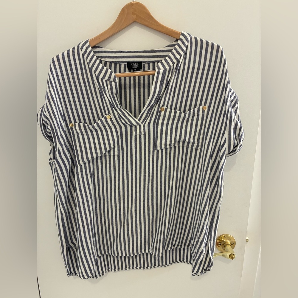 Jones New York Gray and White Striped Blouse. Size 1X